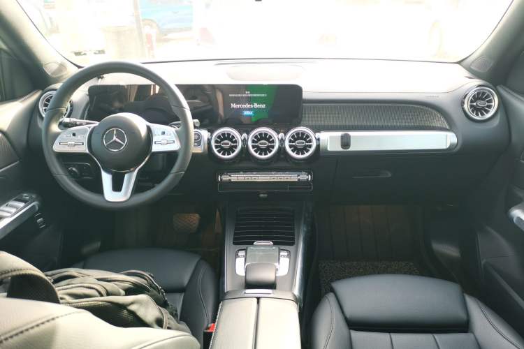 Used Mercedes-Benz GLB 2023 GLB 220 Fashion Model Center Console