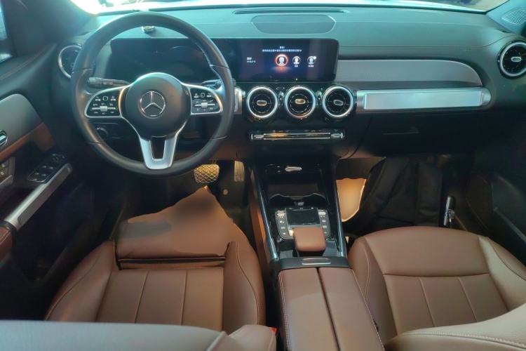Used Mercedes-Benz GLB 2023 GLB 200 Fashion Model Center Console
