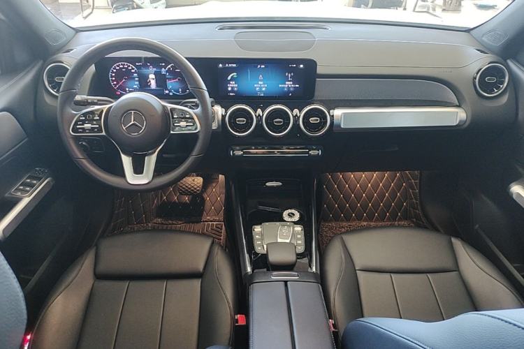 Used Mercedes-Benz GLB 2023 GLB 200 Fashion Model Center Console