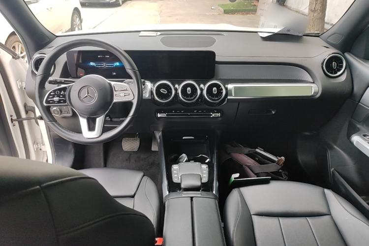 Used Mercedes-Benz GLB 2023 GLB 200 Fashion Model Center Console