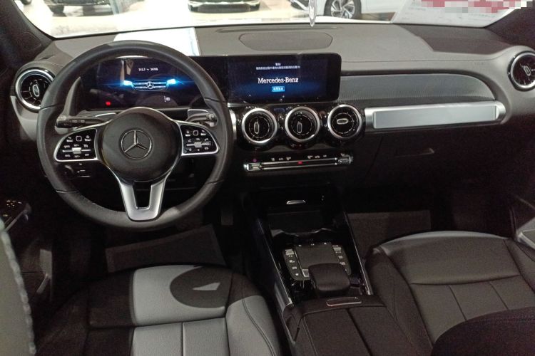 Used Mercedes-Benz GLB 2023 Refresh GLB 200 Fashion Edition Center Console