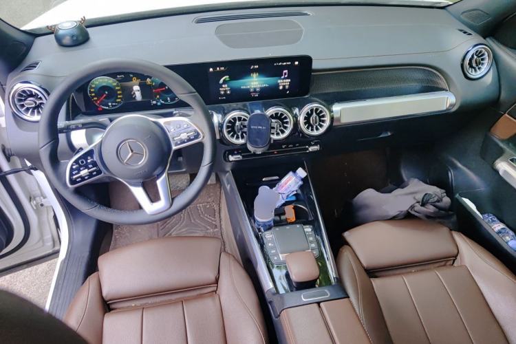 Used Mercedes-Benz GLB 2023 GLB 220 Fashion Model Center Console