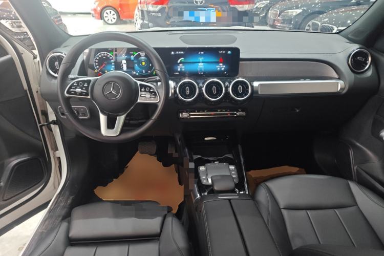 Used Mercedes-Benz GLB 2023 GLB 200 Dynamic Edition Center Console