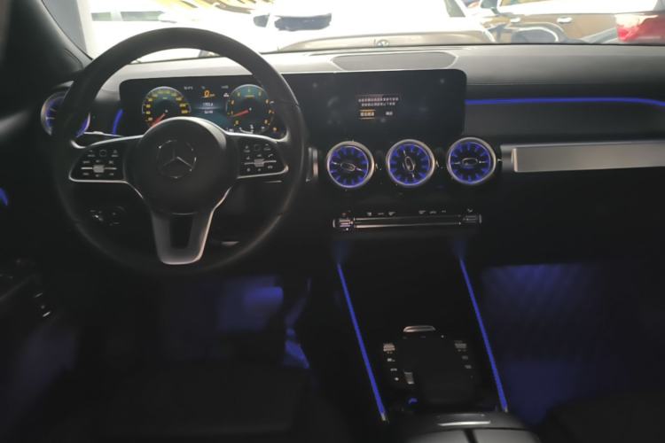 Used Mercedes-Benz GLB 2023 GLB 220 Sport Edition Center Console