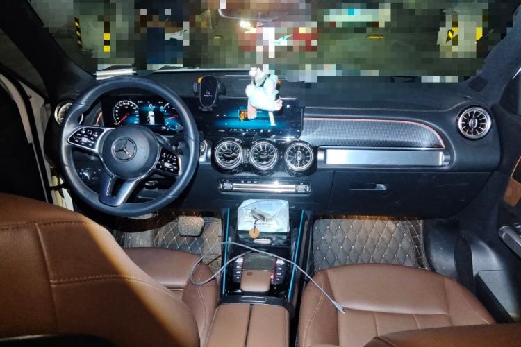 Used Mercedes-Benz GLB 2023 GLB 220 Sport Edition Center Console