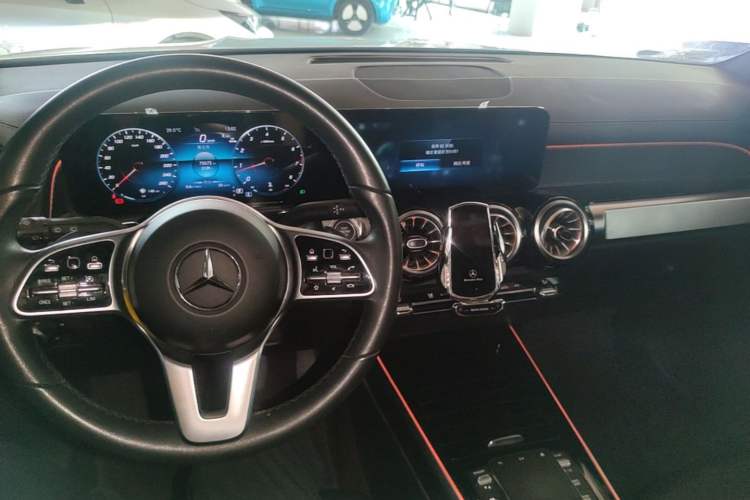 Used Mercedes-Benz GLB 2023 GLB 220 Sport Edition Center Console