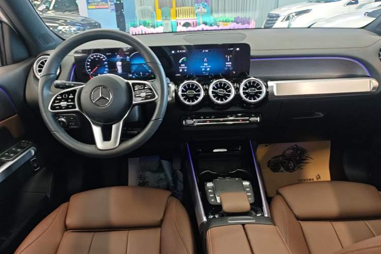 Used Mercedes-Benz GLB 2023 GLB 220 Fashion Model Center Console