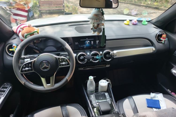 Used Mercedes-Benz GLB 2023 GLB 200 Dynamic Edition Center Console