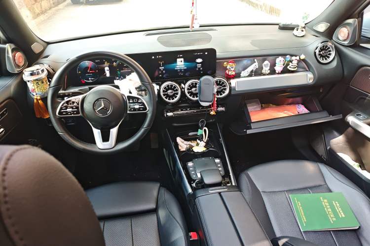 Used Mercedes-Benz GLB 2023 GLB 220 Sport Edition Center Console