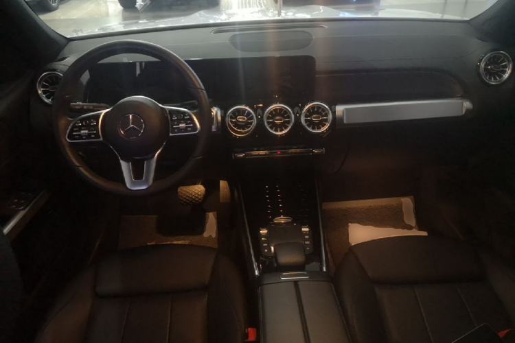 Used Mercedes-Benz GLB 2023 GLB 220 Fashion Model Center Console