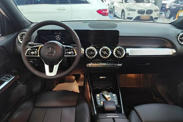Used Mercedes-Benz GLB 2023 GLB 220 Fashion Model Center Console