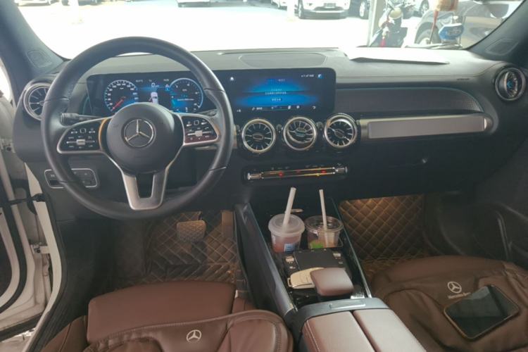 Used Mercedes-Benz GLB 2023 GLB 220 Sport Edition Center Console