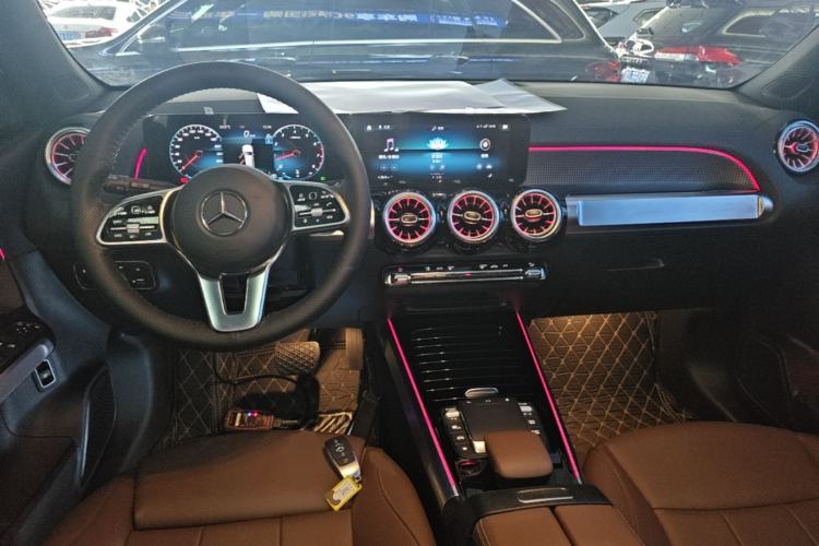 Used Mercedes-Benz GLB 2023 GLB 220 Sport Edition Center Console