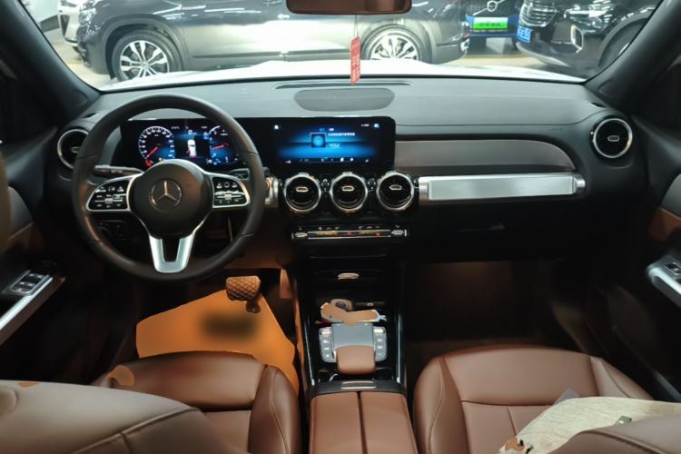 Used Mercedes-Benz GLB 2023 GLB 200 Fashion Model Center Console