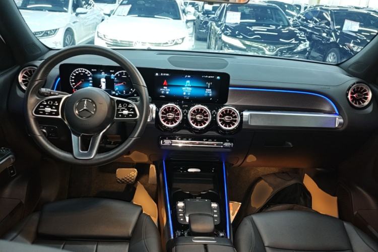 Used Mercedes-Benz GLB 2023 GLB 220 Sport Edition Center Console
