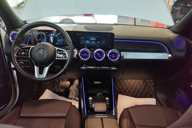 Used Mercedes-Benz GLB 2023 GLB 220 Sport Edition Center Console
