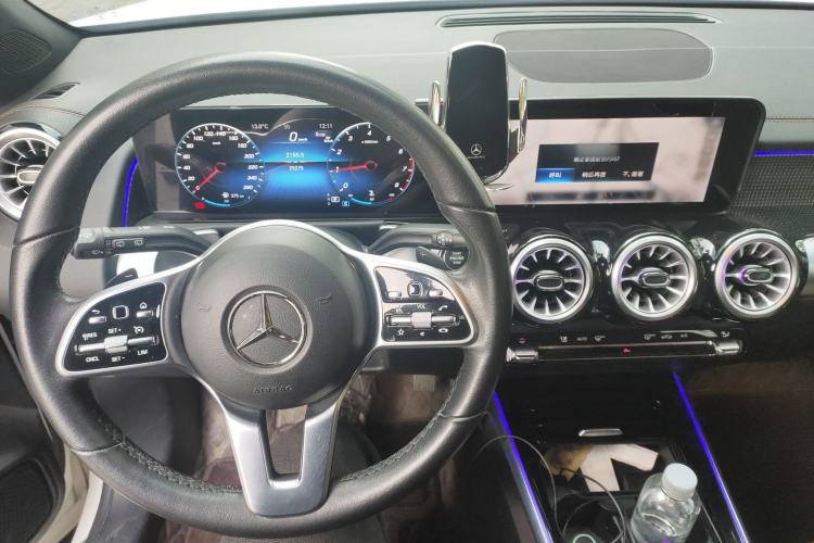 Used Mercedes-Benz GLB 2023 GLB 220 Fashion Model Center Console