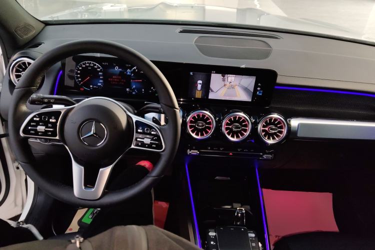 Used Mercedes-Benz GLB 2023 GLB 220 Sport Edition Center Console