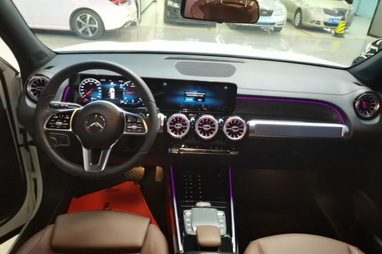 Used Mercedes-Benz GLB 2023 GLB 220 Sport Edition Center Console