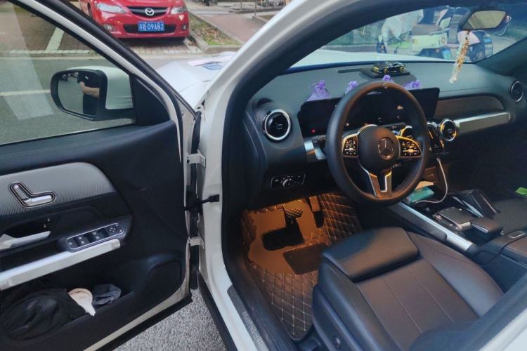 Used Mercedes-Benz GLB 2023 Refreshed GLB 200 Dynamic Edition Driver Seat