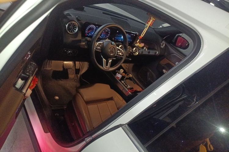 Used Mercedes-Benz GLB 2023 GLB 220 Sport Edition Driver Seat