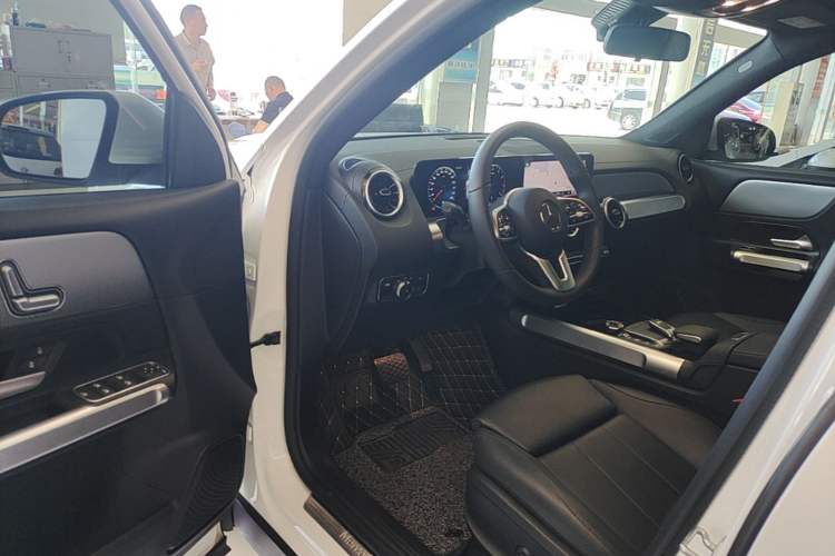Used Mercedes-Benz GLB 2023 GLB 200 Fashion Model Driver Seat