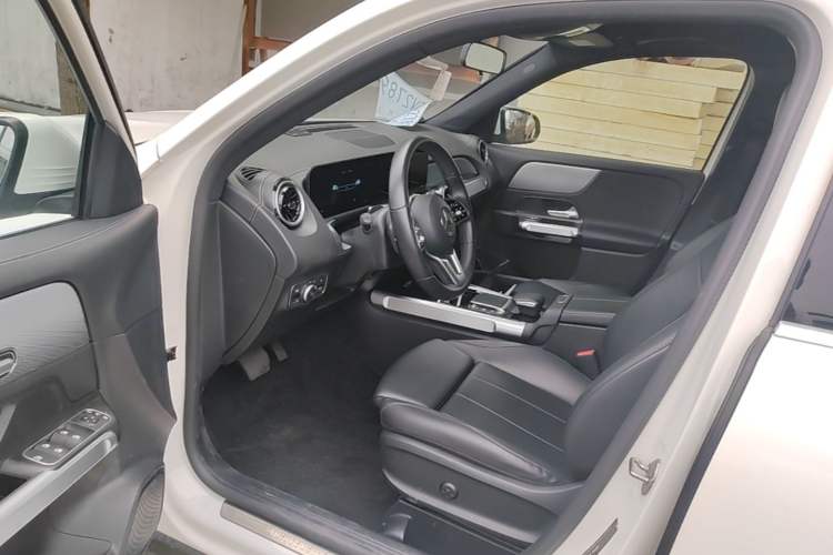 Used Mercedes-Benz GLB 2023 GLB 200 Fashion Model Driver Seat
