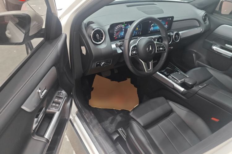 Used Mercedes-Benz GLB 2023 GLB 200 Dynamic Edition Driver Seat