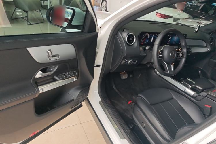 Used Mercedes-Benz GLB 2023 Refreshed GLB 200 Dynamic Edition Driver Seat