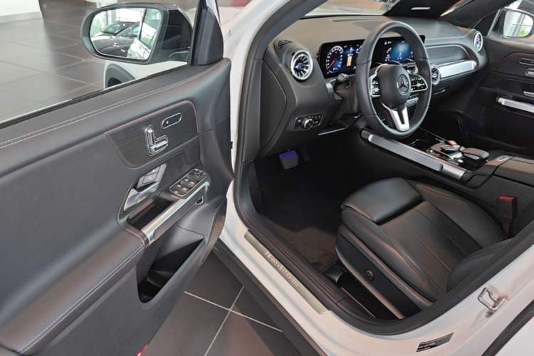 Used Mercedes-Benz GLB 2023 GLB 220 4MATIC Driver Seat