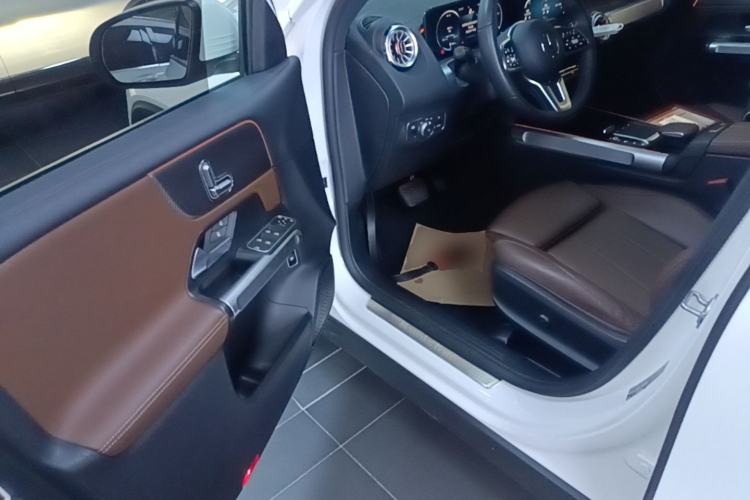 Used Mercedes-Benz GLB 2023 GLB 220 Sport Edition Driver Seat