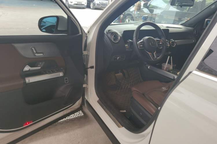 Used Mercedes-Benz GLB 2023 GLB 220 Sport Edition Driver Seat