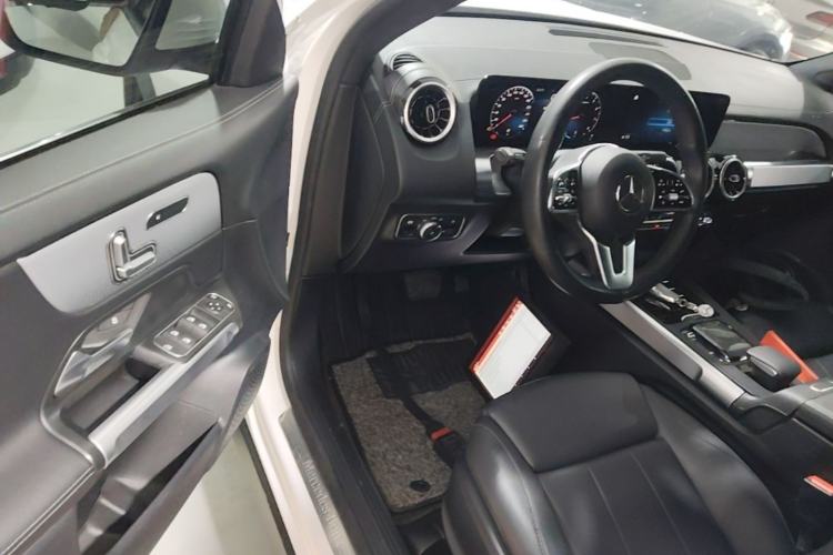 Used Mercedes-Benz GLB 2023 GLB 200 Dynamic Edition Driver Seat