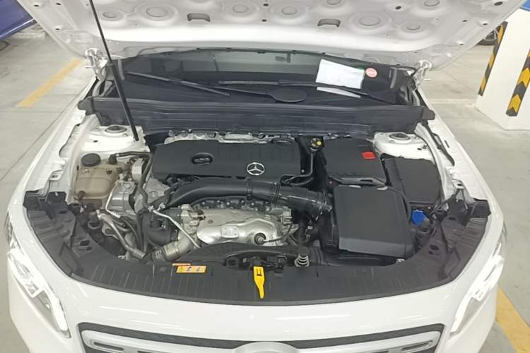 Used Mercedes-Benz GLB 2023 GLB 220 Fashion Model Engine Bay