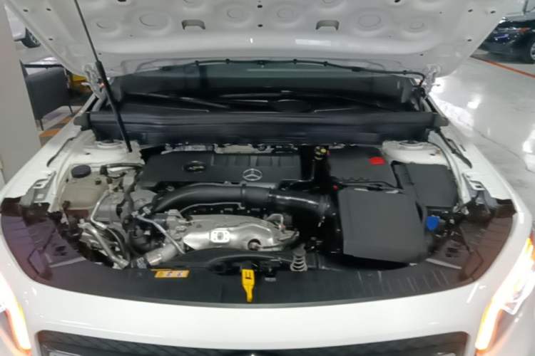 Used Mercedes-Benz GLB 2023 GLB 220 4MATIC Engine Bay