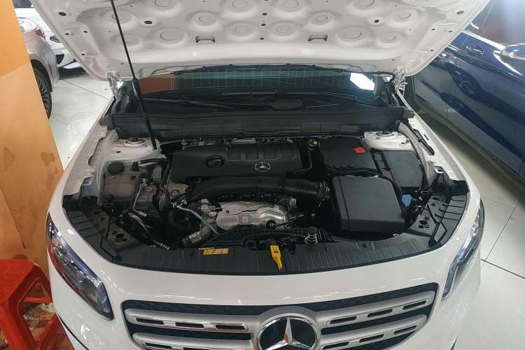 Used Mercedes-Benz GLB 2023 GLB 220 Fashion Model Engine Bay