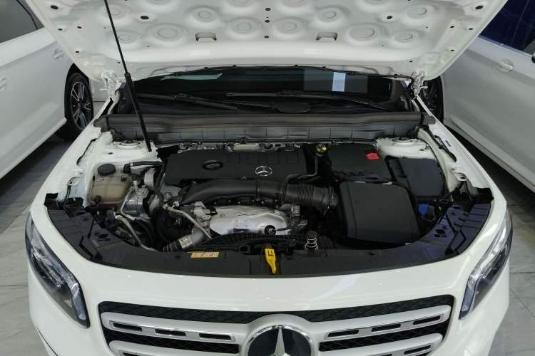 Used Mercedes-Benz GLB 2023 GLB 220 Fashion Model Engine Bay