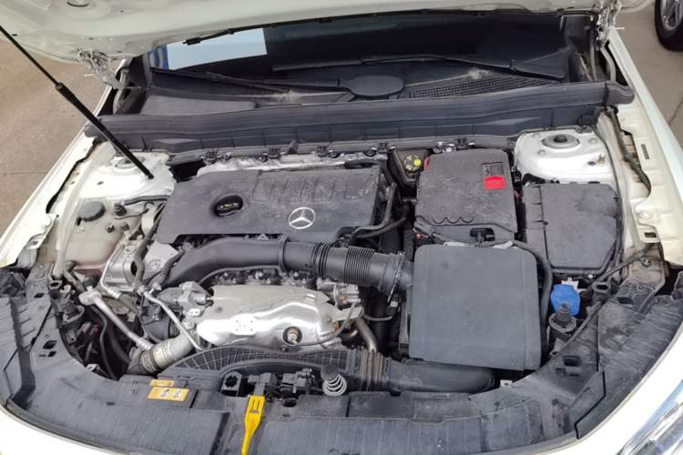 Used Mercedes-Benz GLB 2023 GLB 220 Fashion Model Engine Bay