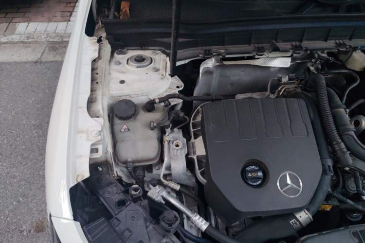 Used Mercedes-Benz GLB 2023 Refreshed GLB 200 Dynamic Edition Engine Bay Right