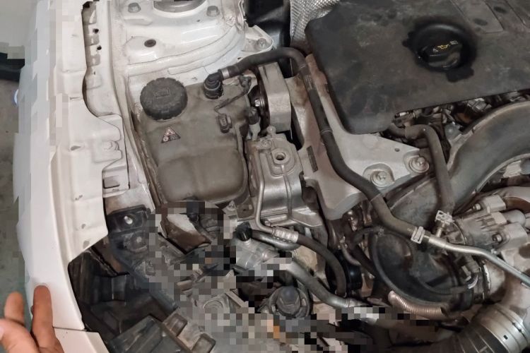 Used Mercedes-Benz GLB 2023 GLB 220 Sport Edition Engine Bay Right