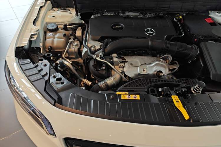 Used Mercedes-Benz GLB 2023 GLB 220 4MATIC Engine Bay Right