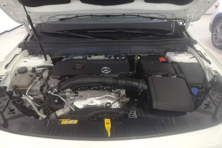 Used Mercedes-Benz GLB 2023 GLB 220 Fashion Model Engine Bay