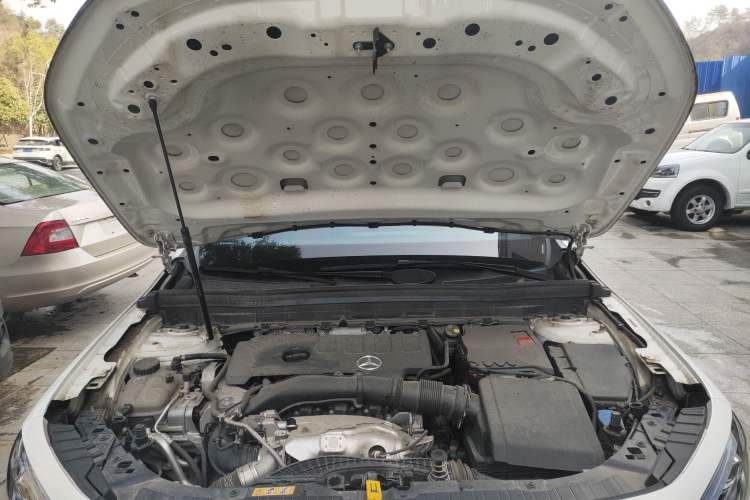 Used Mercedes-Benz GLB 2023 GLB 220 Fashion Model Engine Bay