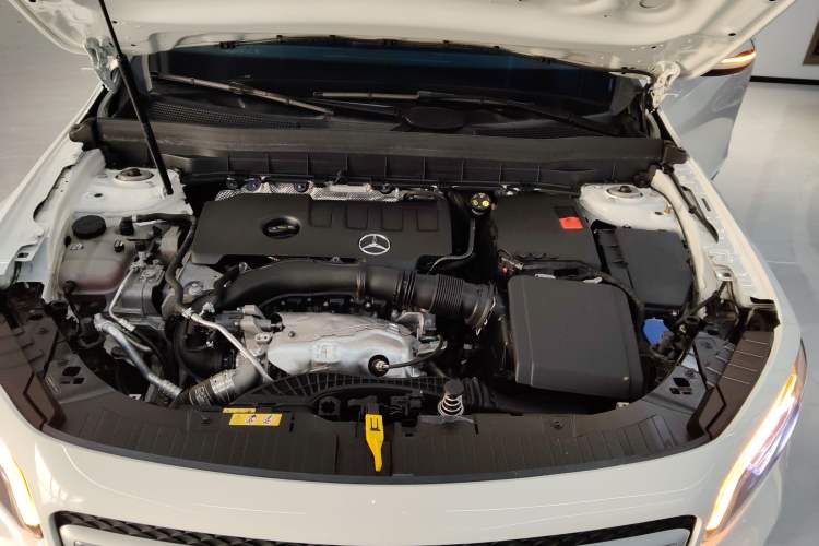 Used Mercedes-Benz GLB 2023 GLB 220 Sport Edition Engine Bay