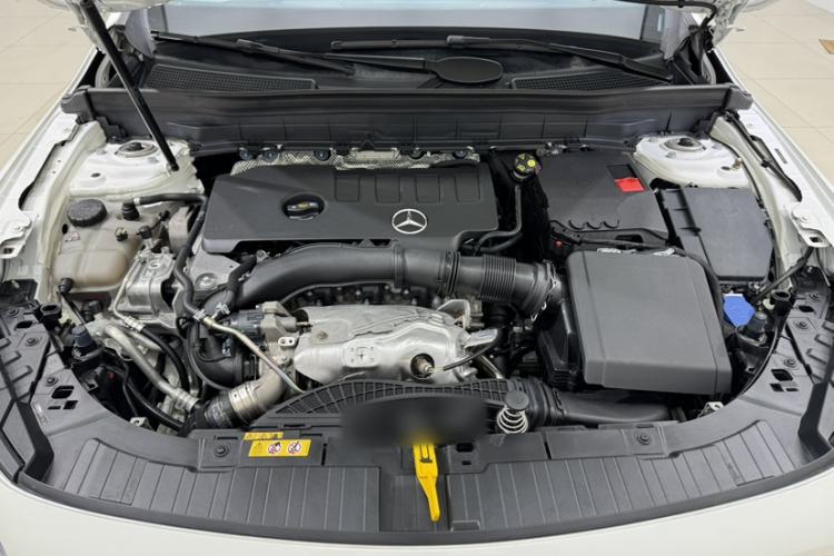 Used Mercedes-Benz GLB 2023 GLB 220 Sport Edition Engine Bay