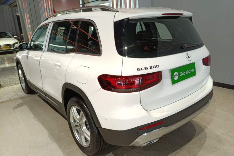 Used Mercedes-Benz GLB 2023 Refresh GLB 200 Fashion Edition Exterior 2