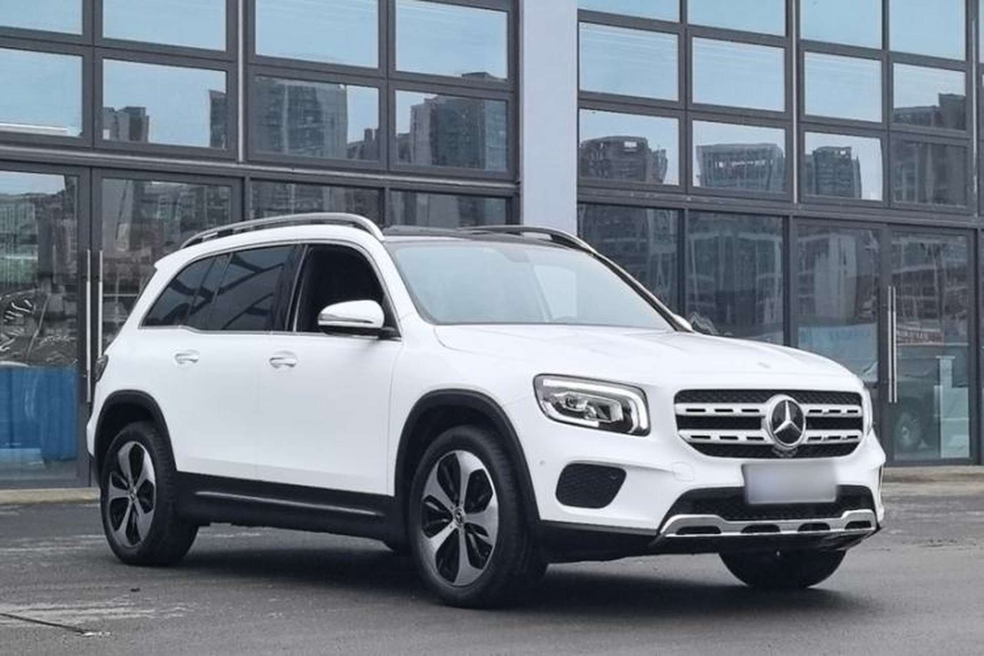Used Mercedes-Benz GLB 2023 GLB 220 Fashion Model Exterior 2