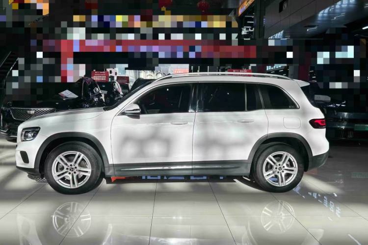 Used Mercedes-Benz GLB 2023 Refreshed GLB 200 Dynamic Edition Exterior 3