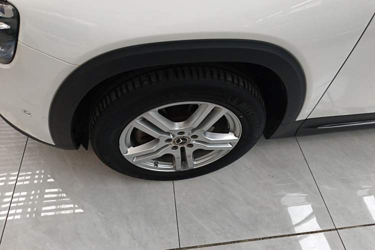 Used Mercedes-Benz GLB 2023 GLB 200 Fashion Model Exterior 4