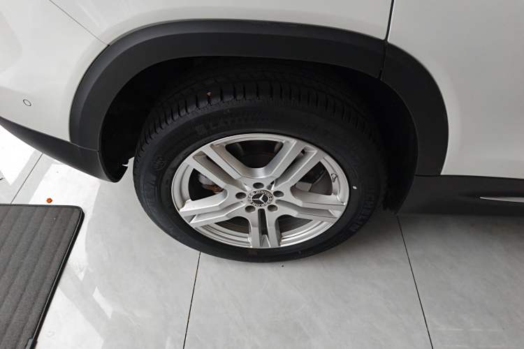 Used Mercedes-Benz GLB 2023 GLB 200 Fashion Model Exterior 5